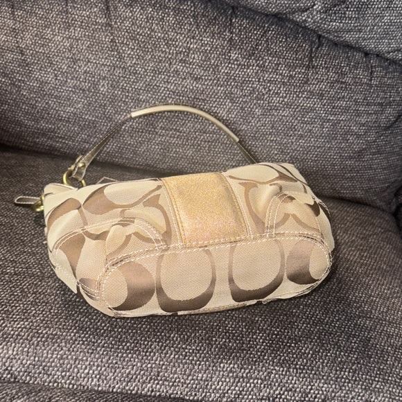 Coach Beige and Gold Shoulder Bag - Picture 7 of 10